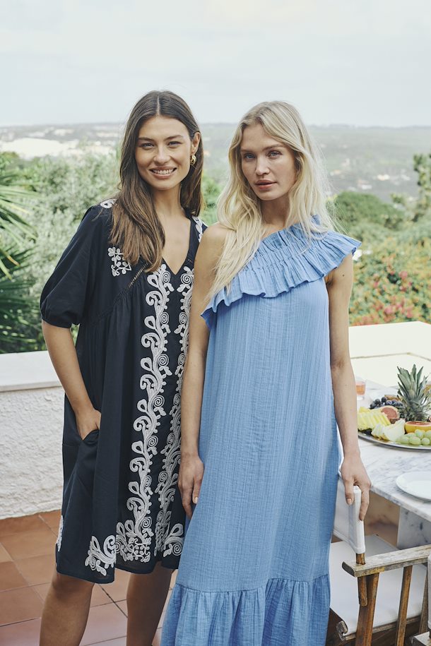 Culture Emmy Dress - Black