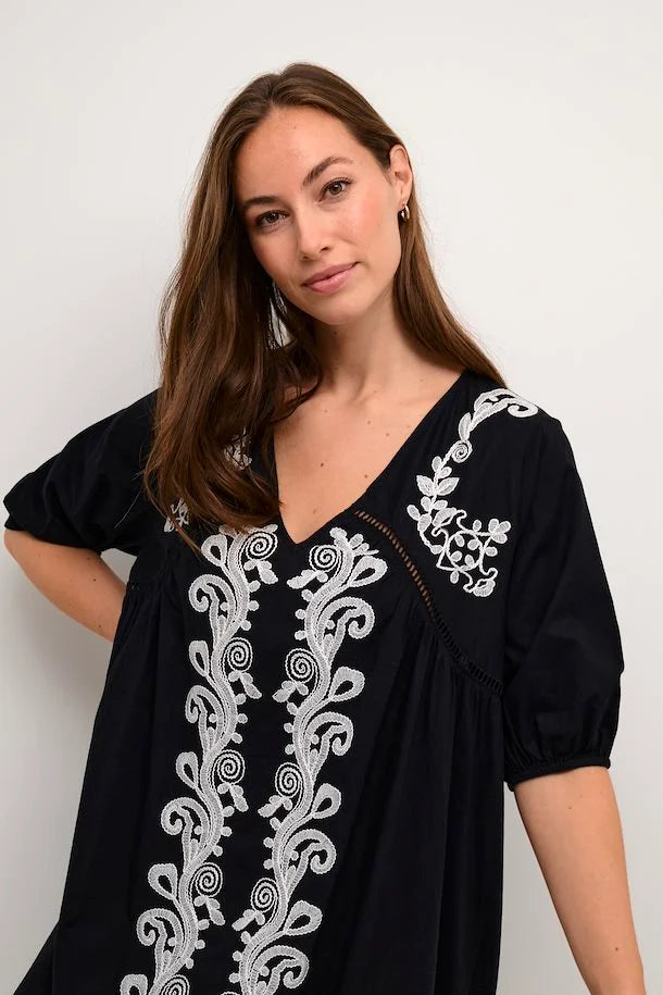 Culture Emmy Dress - Black