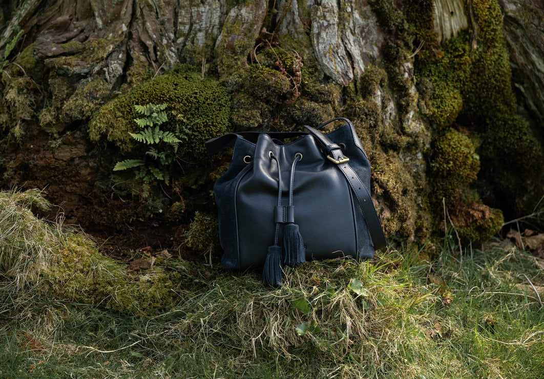 Dubarry Doonbeg Cross-body bucket bag - Navy