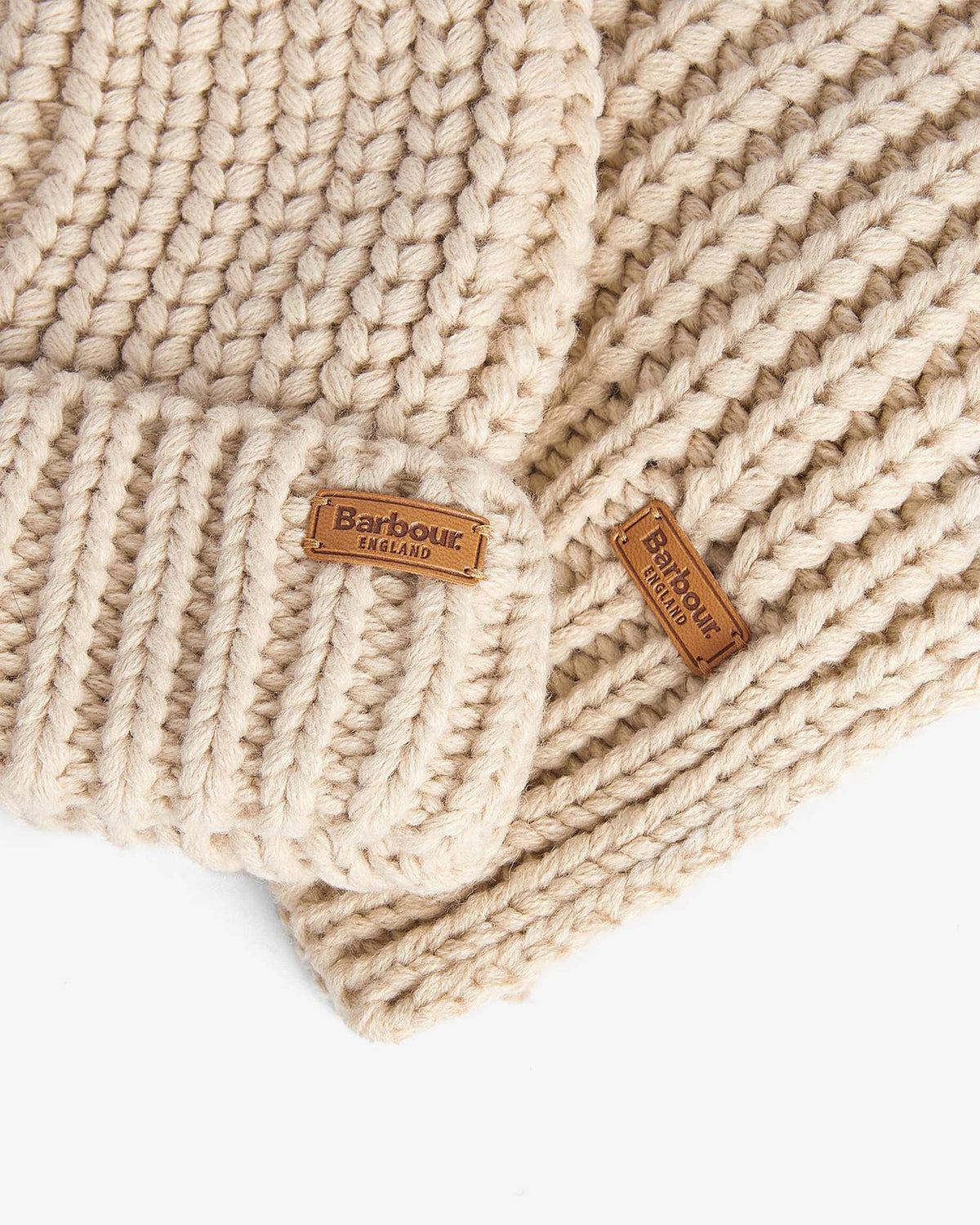 Barbour Saltburn Beanie & Tartan Scarf Set - Pearl