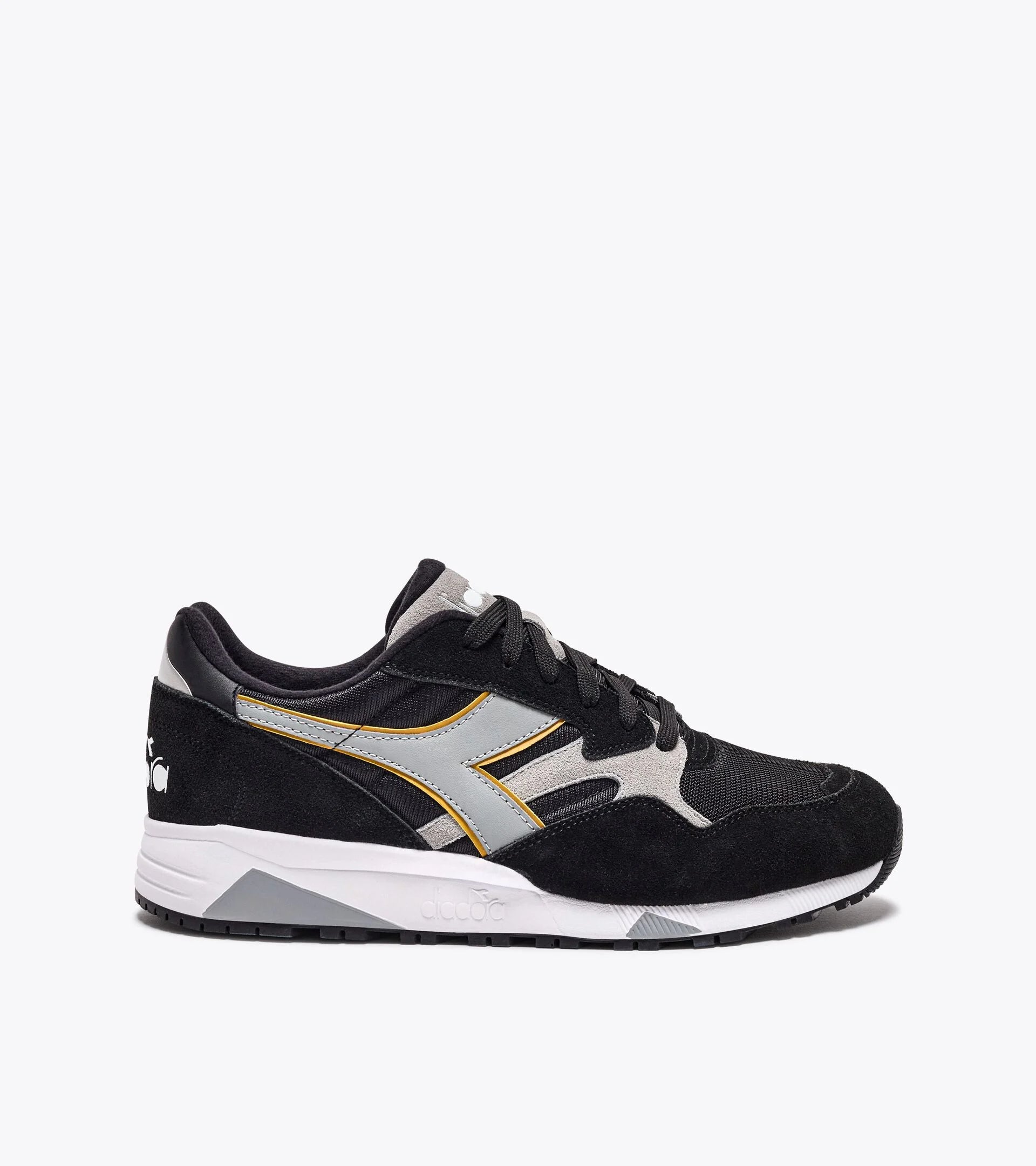 Diadora N902 Trainers - Black