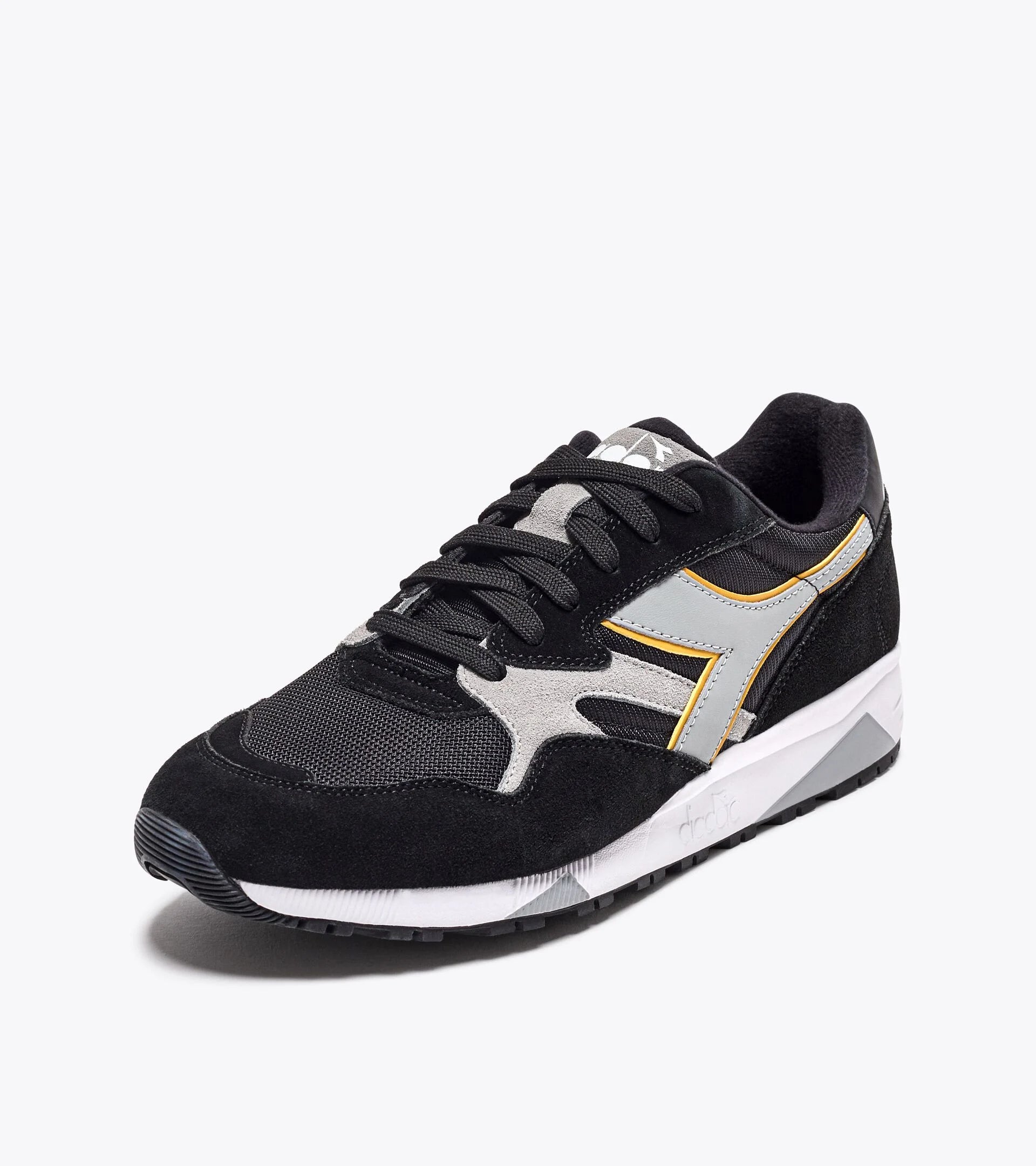 Diadora N902 Trainers - Black